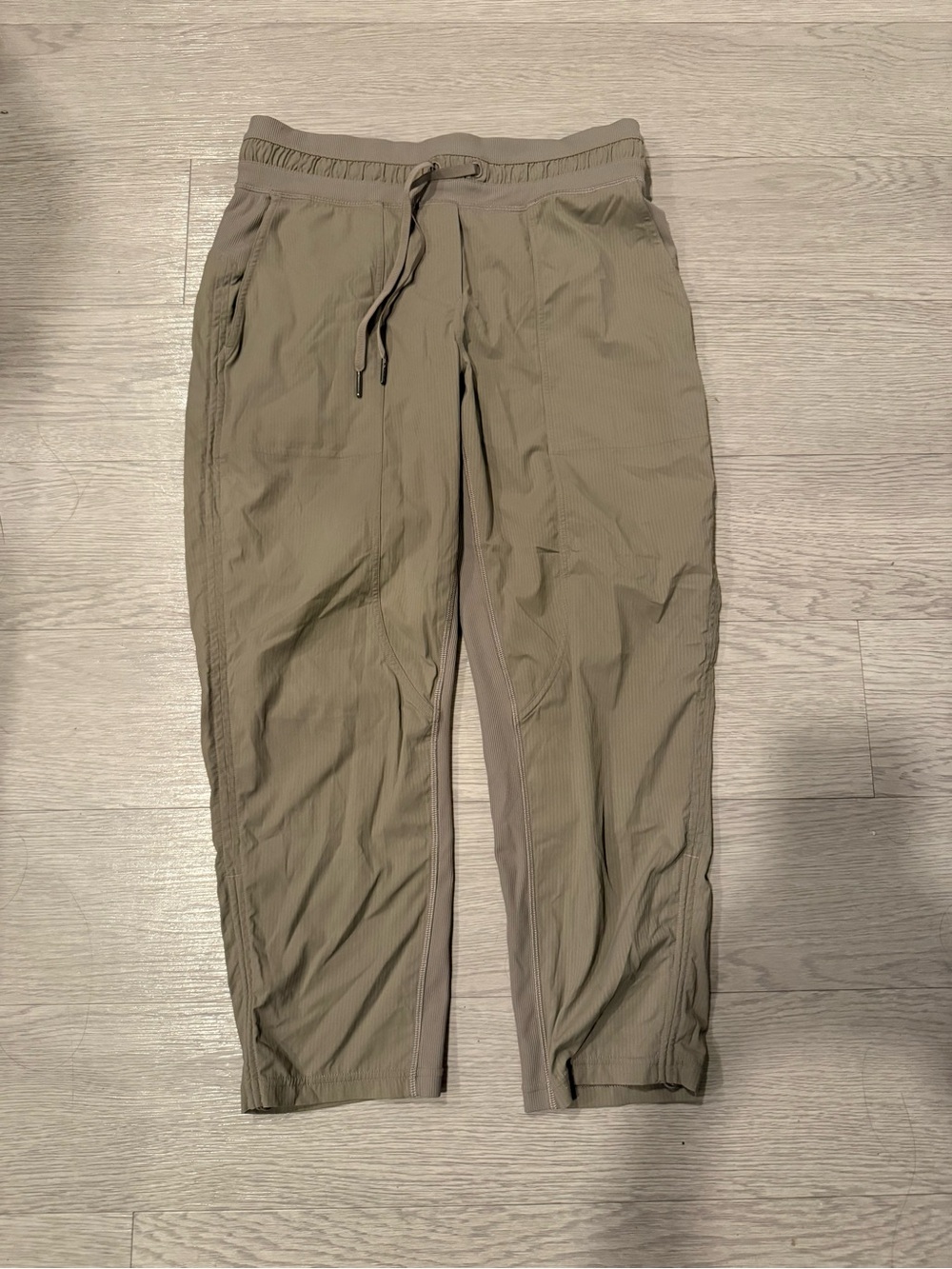 Lululemon Dance Studio Mid Rise Cropped Pants Size 8 - Picture 2 of 5